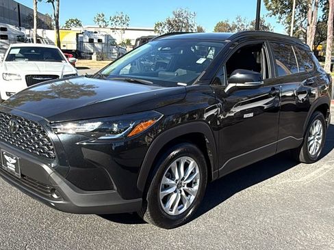 Used 2023 Toyota Corolla Cross LE image 7