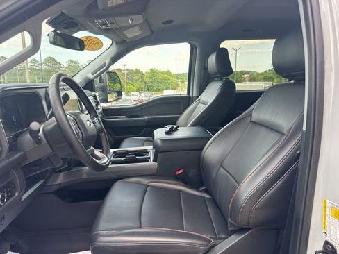 Used 2025 Ford F350 Lariat w/ Lariat Ultimate Package AWD/4WD image 11