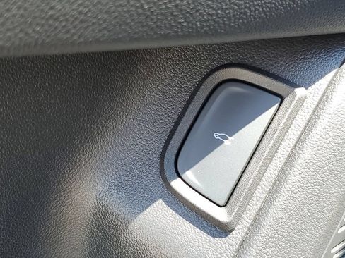 Used 2025 Chevrolet Equinox RS FWD image 26