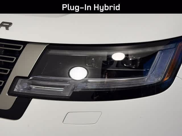 Used 2025 Land Rover Range Rover SE AWD/4WD image 9
