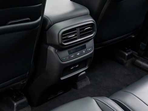 Used 2023 Honda Pilot Touring image 21