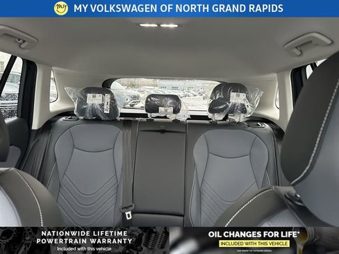 New 2026 Volkswagen Tiguan SE image 12