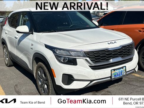 Used 2022 Kia Seltos LX AWD/4WD image 1
