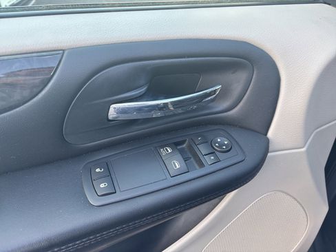 Used 2016 Dodge Grand Caravan SE w/ Quick Order Package 29E SE image 15