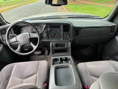 Used 2005 Chevrolet Silverado 2500 LS image 15