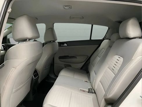 Used 2017 Kia Sportage LX w/ LX Popular Package FWD image 11