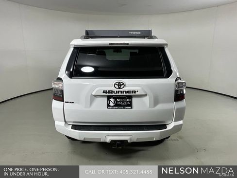 Used 2016 Toyota 4Runner SR5 AWD/4WD image 7