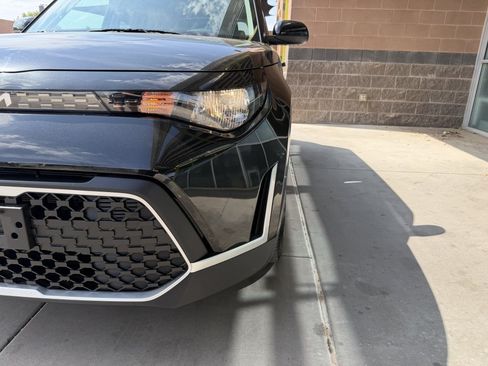 Used 2025 Kia Soul S FWD image 11