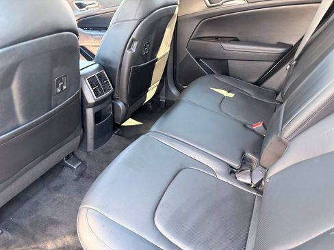 Used 2025 Kia Sportage EX FWD image 15