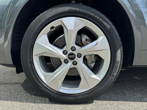 Certified 2023 Audi Q5 2.0T Prestige image 8