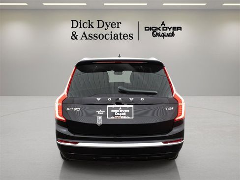 Certified 2025 Volvo XC90 T8 Plus image 10