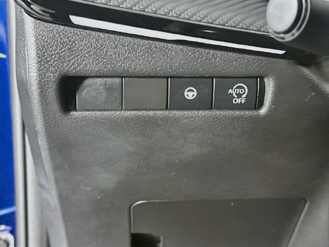 Used 2025 Nissan Kicks SR FWD image 12