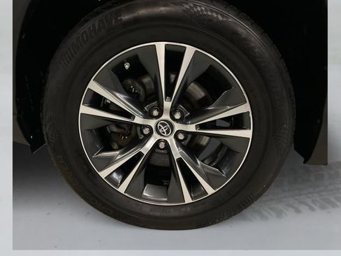 Used 2019 Toyota Highlander Plus image 17