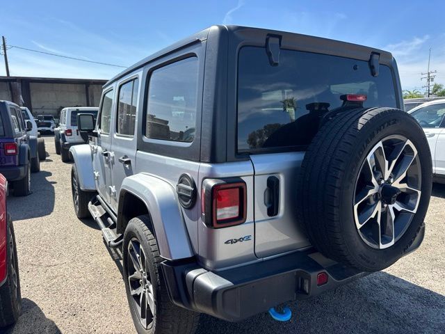Used 2024 Jeep Wrangler Unlimited w/ Convenience Group AWD/4WD image 7