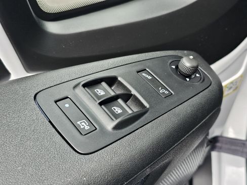 Used 2025 RAM ProMaster 2500 w/ Convenience Group FWD image 18