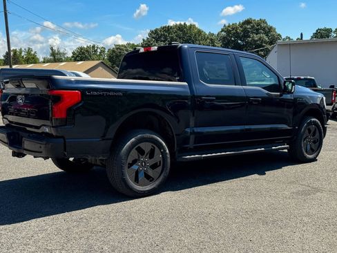 New 2025 Ford F150 Lightning Flash AWD/4WD image 3