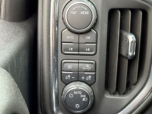 Used 2021 Chevrolet Silverado 1500 LT Trail Boss image 37