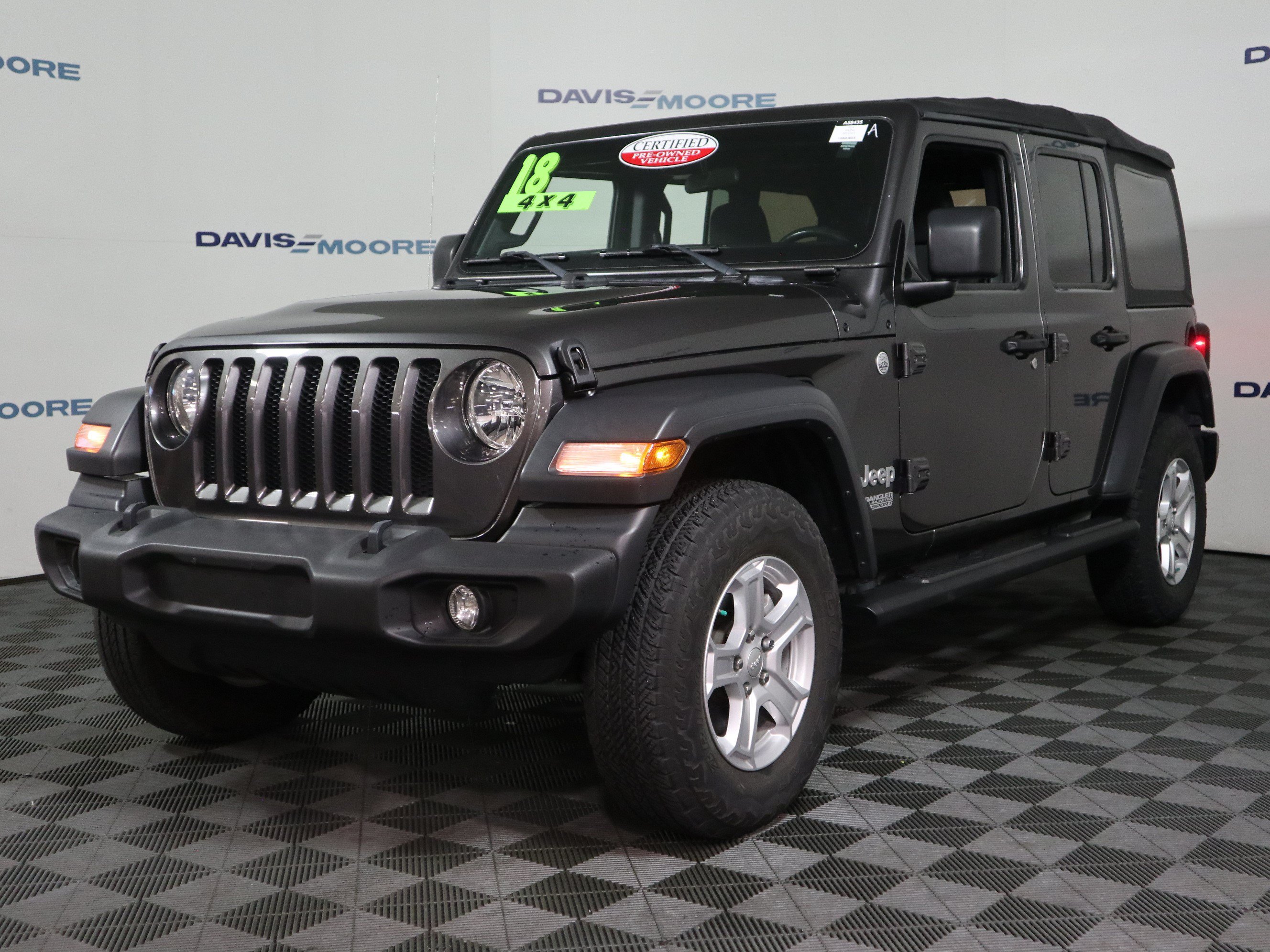 Used 2018 Jeep Wrangler Unlimited Sport S AWD/4WD image 12