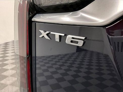 Used 2024 Cadillac XT6 Sport w/ Technology Package image 8