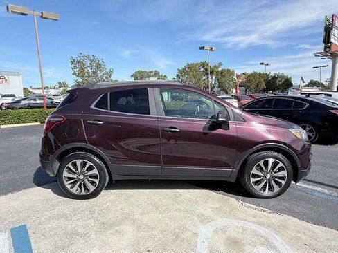 Used 2018 Buick Encore Premium image 3