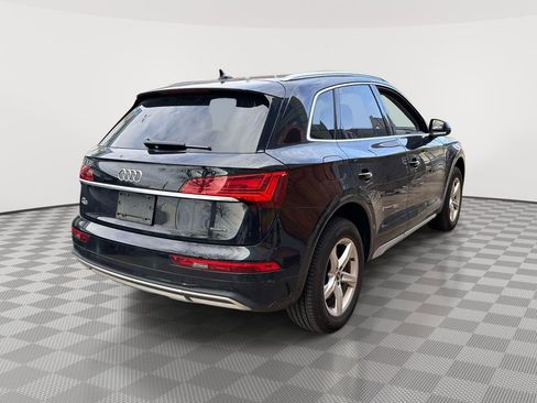 Used 2023 Audi Q5 2.0T Premium w/ Convenience Package image 2