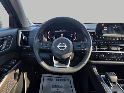 Used 2024 Nissan Pathfinder Platinum w/ Cargo Package image 23