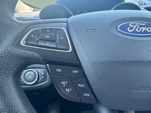 Used 2019 Ford Escape SE FWD image 9