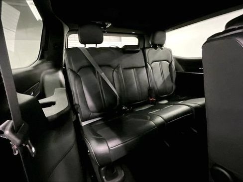 Used 2022 Jeep Wagoneer Series II AWD/4WD image 32