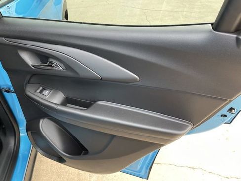 New 2025 Chevrolet TrailBlazer LT w/ Convenience Package FWD image 22