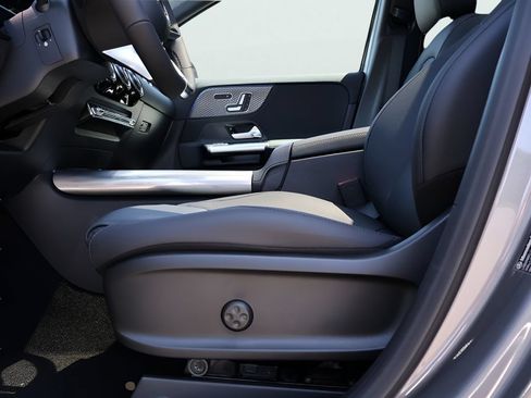 New 2026 Mercedes-Benz GLA 250 4MATIC image 36