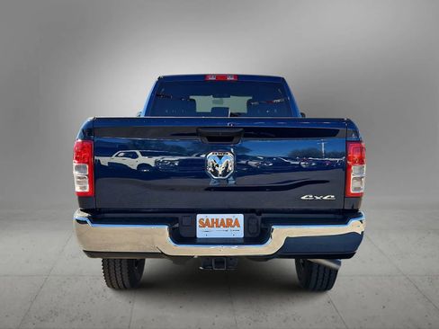 Used 2022 RAM 2500 Tradesman w/ Chrome Appearance Group image 8