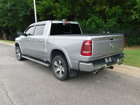 Used 2022 RAM 1500 Laramie AWD/4WD image 3
