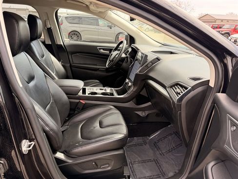 Certified 2022 Ford Edge Titanium image 3