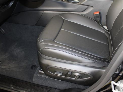 New 2025 Jeep Grand Cherokee Limited w/ Luxury Tech Group II image 12