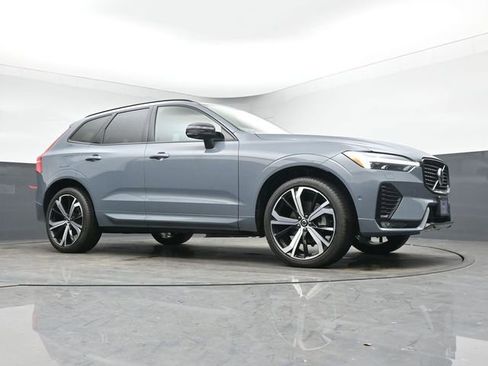 Used 2023 Volvo XC60 B5 Ultimate w/ Climate Package image 9