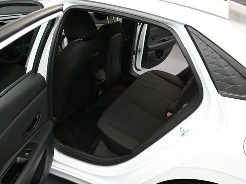 Certified 2025 Hyundai Elantra Sport image 10