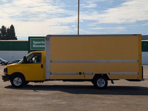 Used 2008 GMC Savana 3500 image 4