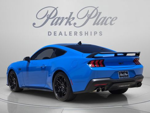 Used 2025 Ford Mustang GT Premium w/ GT Performance Package RWD image 3