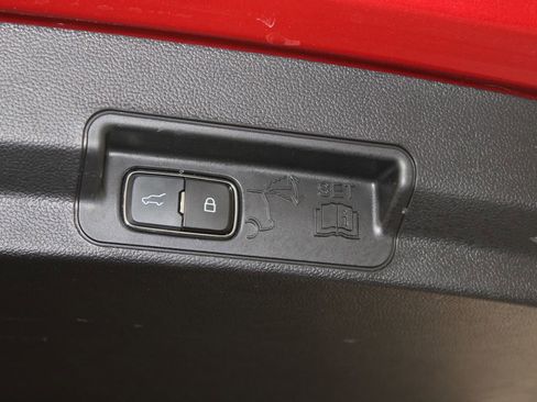 Used 2023 Ford Explorer Limited image 15