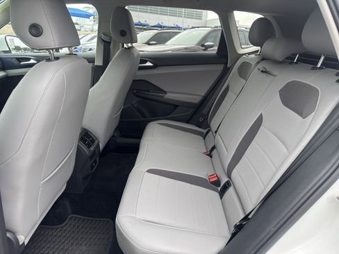 Used 2022 Volkswagen Taos SE image 27