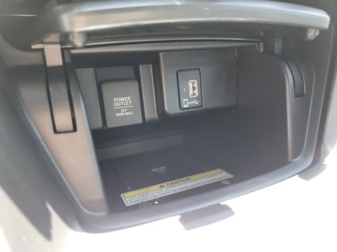 Used 2019 Honda Accord Touring image 11
