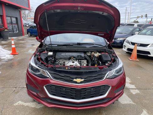 Used 2018 Chevrolet Cruze LT image 7