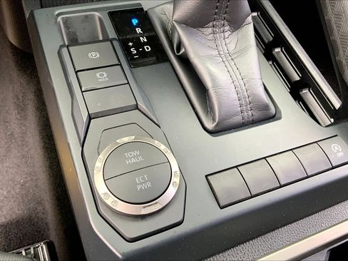 Used 2025 Toyota Tacoma SR5 image 30