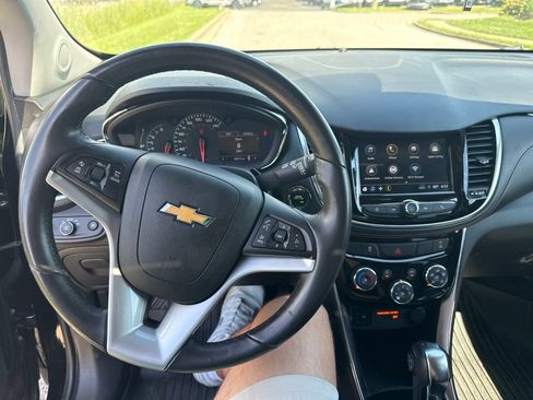 Used 2018 Chevrolet Trax Premier w/ Midnight Edition AWD/4WD image 7