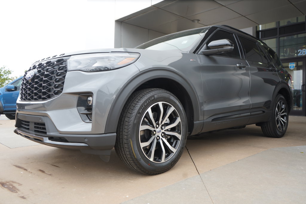 New 2027 Ford Explorer ST-Line AWD/4WD image 5