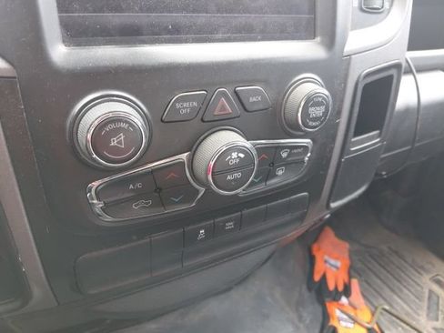 Used 2019 RAM 1500 Express w/ Wheel & Sound Group AWD/4WD image 10