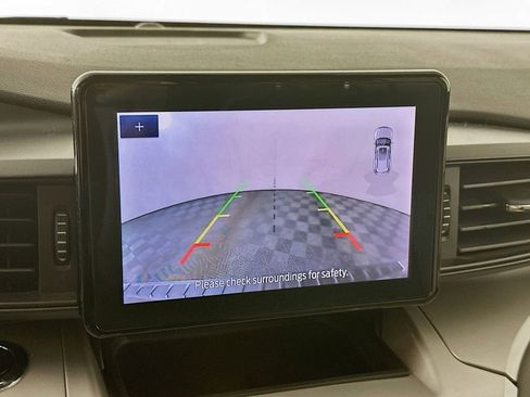 Used 2023 Ford Explorer XLT image 19