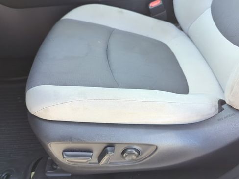 Used 2019 Toyota RAV4 XLE w/ Convenience Package AWD/4WD image 11