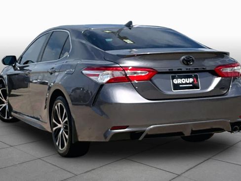 Used 2020 Toyota Camry SE FWD image 12