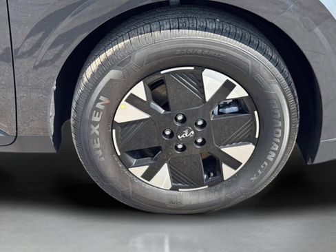 New 2026 Kia Carnival LXS FWD image 9